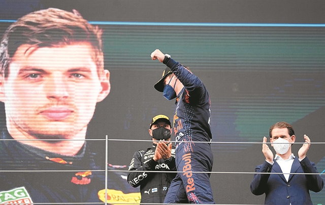 Θα ξαναδούν τη… σκόνη του;