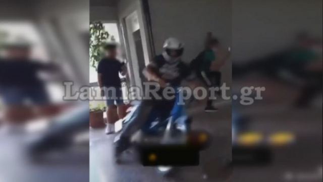 Λαμία: Μαθητής «μπούκαρε» με το μηχανάκι στο σχολείο κι έγινε χαμός