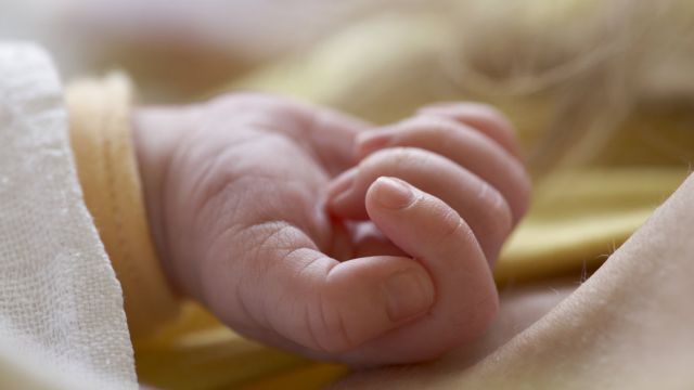 Λάρισα: Μυστηριώδης θάνατος νεογέννητου βρέφους