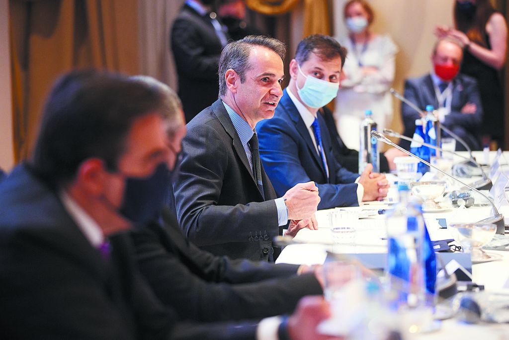 Ενέσεις αισιοδοξίας από το Μαξίμου