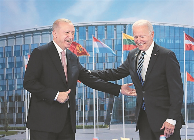 Mε τους S-400 και τα F-35 στο τραπέζι του διαλόγου