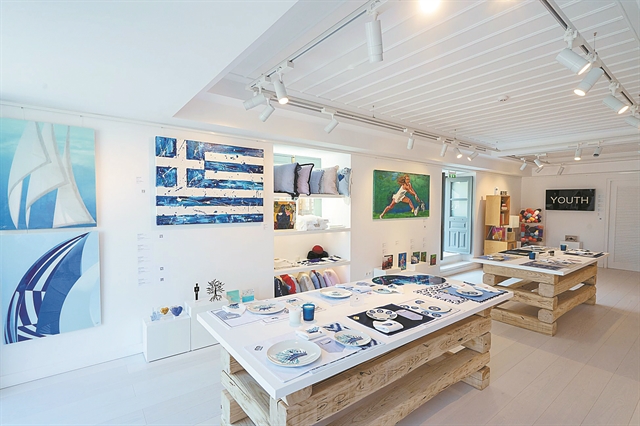 Μυσταγωγία και εικαστικό σκηνικό…