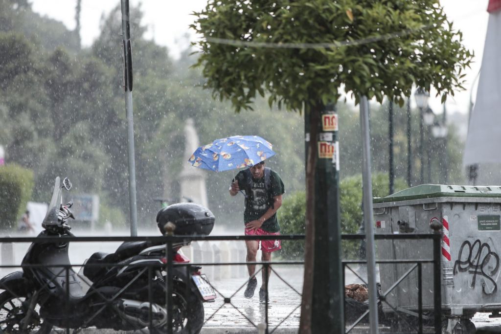 Καιρός: Βροχές αλλά και… 27 βαθμοί Κελσίου την Τετάρτη