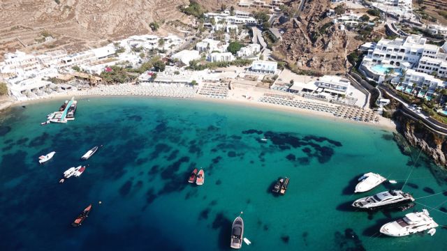 Στο σφυρί υπερπολυτελείς βίλες στη Μύκονο