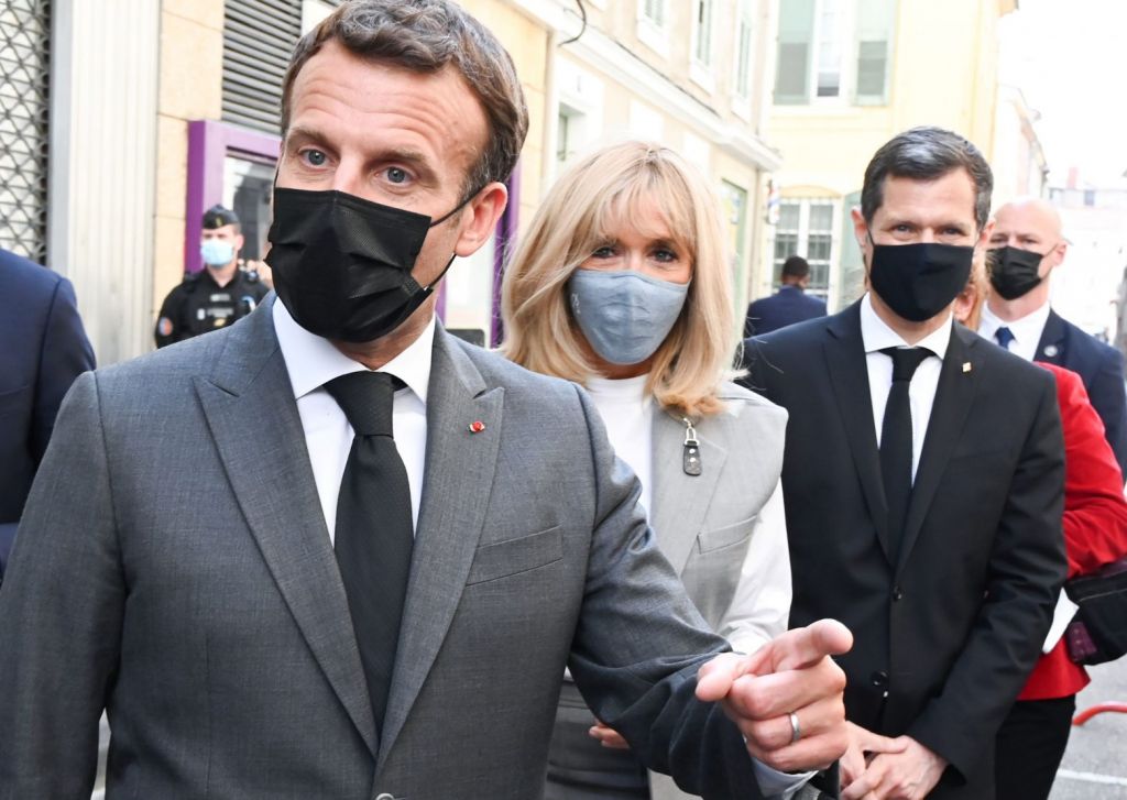 Γαλλία: Η πρώτη δήλωση του Μακρόν μετά το χαστούκι