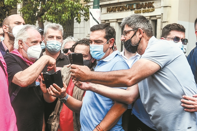 ΣΥΡΙΖΑ: Κάτω απ’ το πεζοδρόμιο υπάρχει τρικυμία