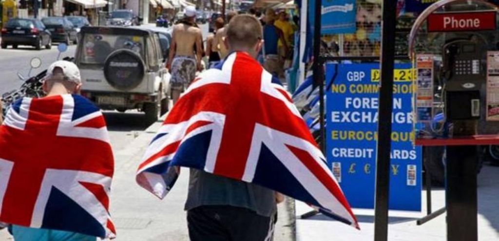 Βρετανία: Η Ελλάδα παραμένει στην πορτοκαλί λίστα
