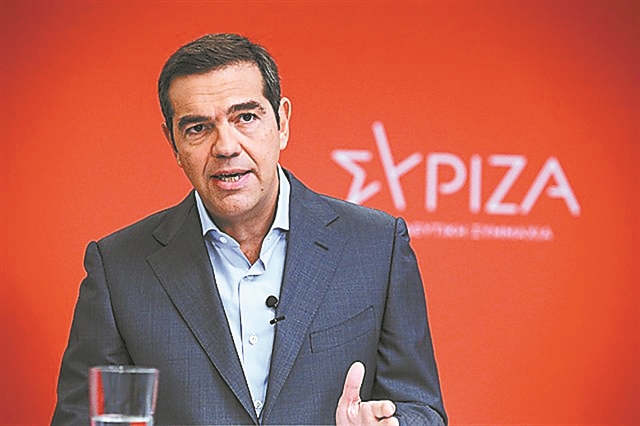 Επιμένει στη γέφυρα με τους Σοσιαλιστές