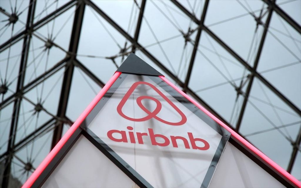 Η μεγάλη επιστροφή του Airbnb – Πώς κινούνται οι τιμές