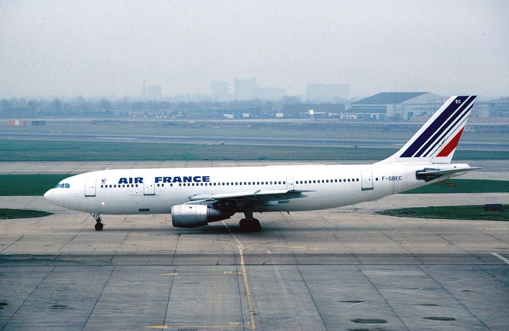 Συναγερμός λόγω υποψίας για βόμβα σε αεροσκάφος της Air France
