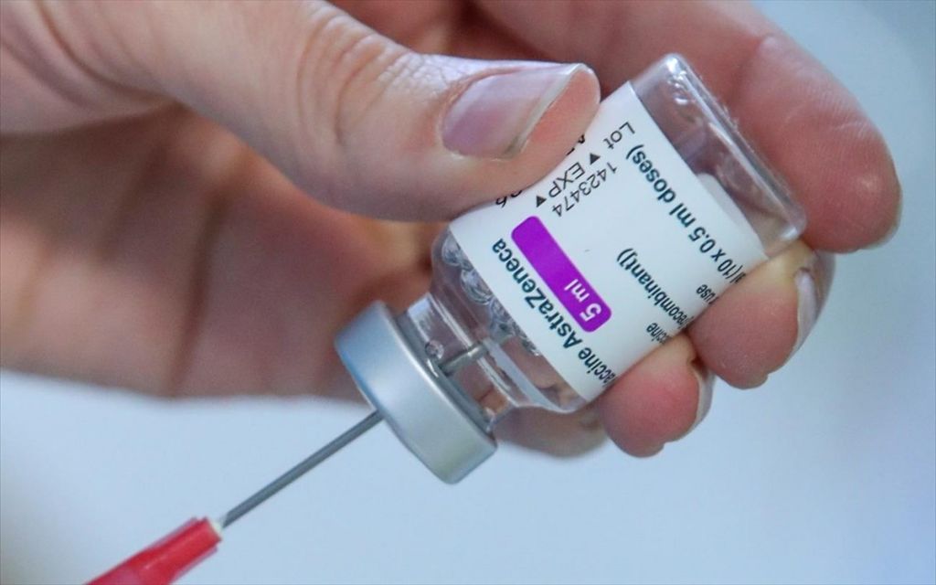 Εμβόλιο AstraZeneca: Ποιοι μπορούν να αλλάξουν τη δεύτερη δόση – Τι γνωρίζουμε για την αποτελεσματικότητα του μεικτού εμβολιασμού