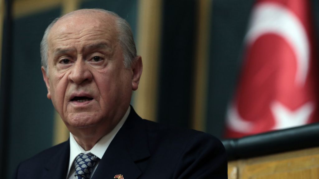 Εξαλλος με την ΕΕ ο ακροδεξιός εταίρος του Ερντογάν