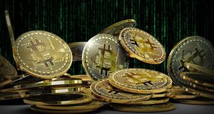 Η τιμή του bitcoin ξεπέρασε για πρώτη φορά τα 123.000 δολάρια