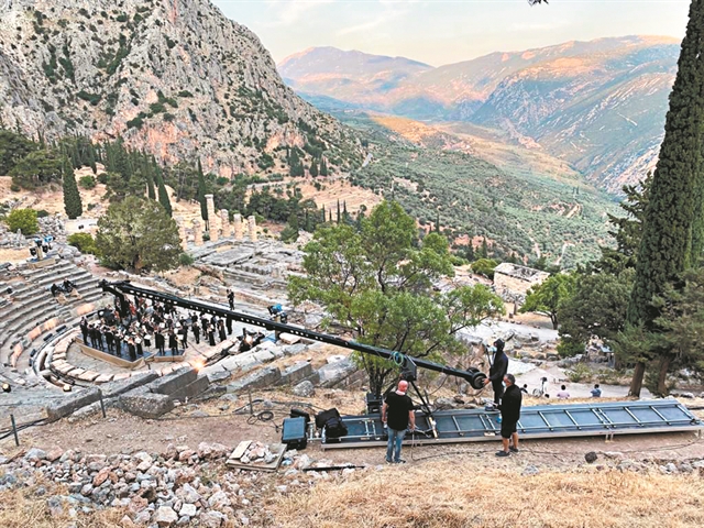 Γενναιόδωροι σταρ από την Κρήτη ως τη Μεσσηνία