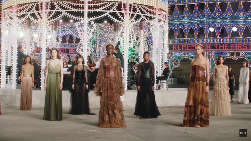 Ακρόπολη: Ξεκινά η φωτογράφιση του οίκου Dior στον Παρθενώνα