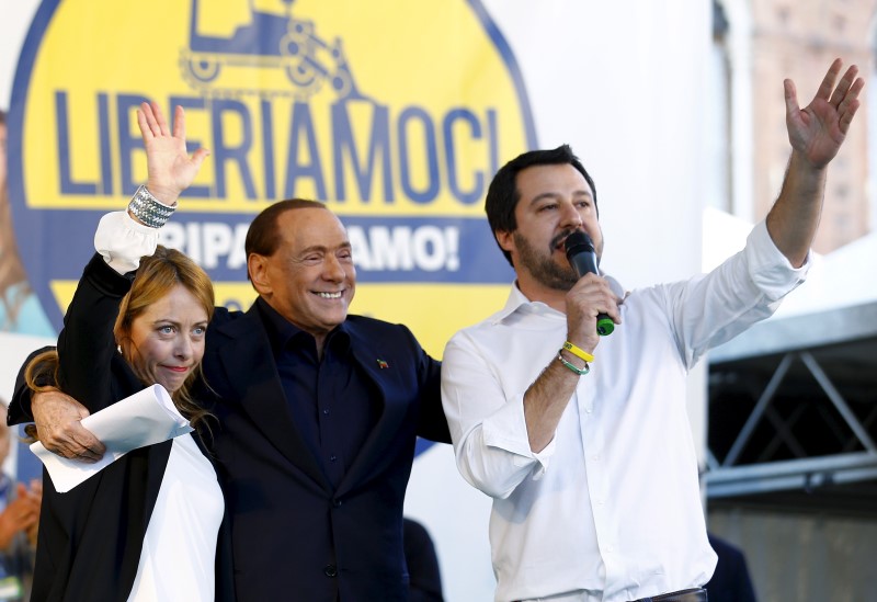 Ιταλία: Σίλβιο Μπερλουσκόνι και Ματέο Σαλβίνι ενώνουν τα κόμματά τους