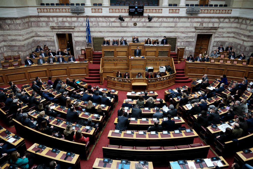 ΝΔ: Ξανά στη Βουλή ο Κώστας Κόλλιας – Ποια βουλευτίνα χάνει την έδρα της