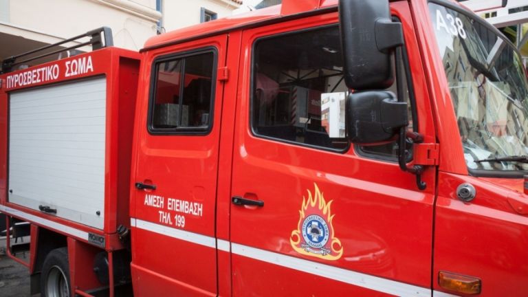 Καλαμάτα: Κατέβηκε από το πυροσβεστικό όχημα και τον παρέσυρε ΙΧ - ΤΑ ΝΕΑ