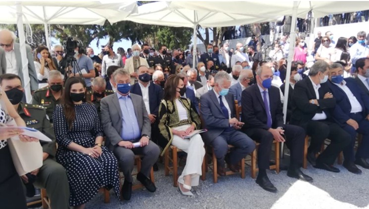 Γιάννα Αγγελοπούλου: Με κρητική «φορεσιά» στα Σφακιά