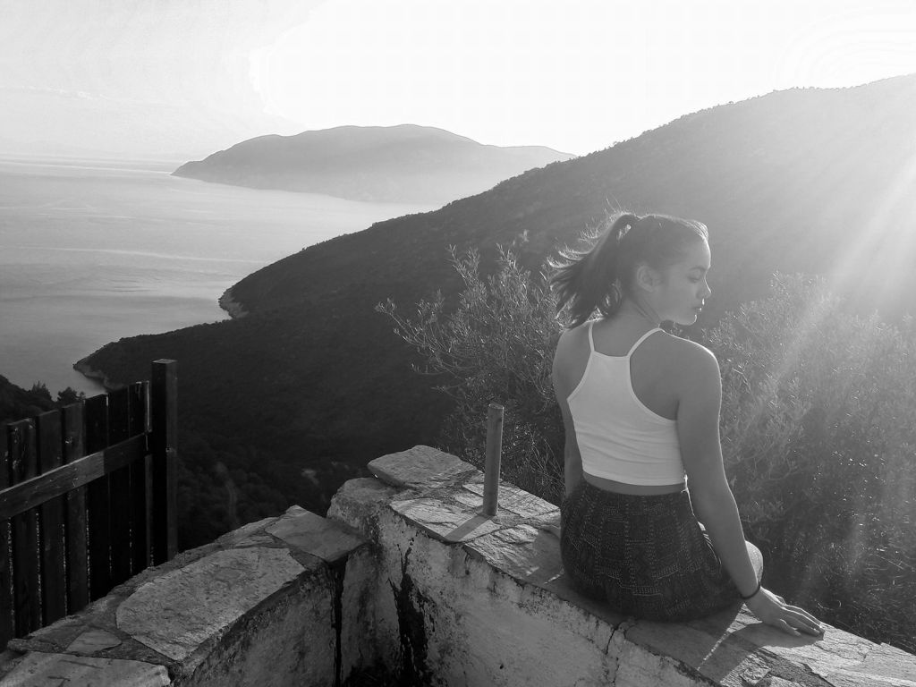 Γλυκά Νερά: Ο καλλιτεχνικός κόσμος ξεσπά για την γυναικοκτονία