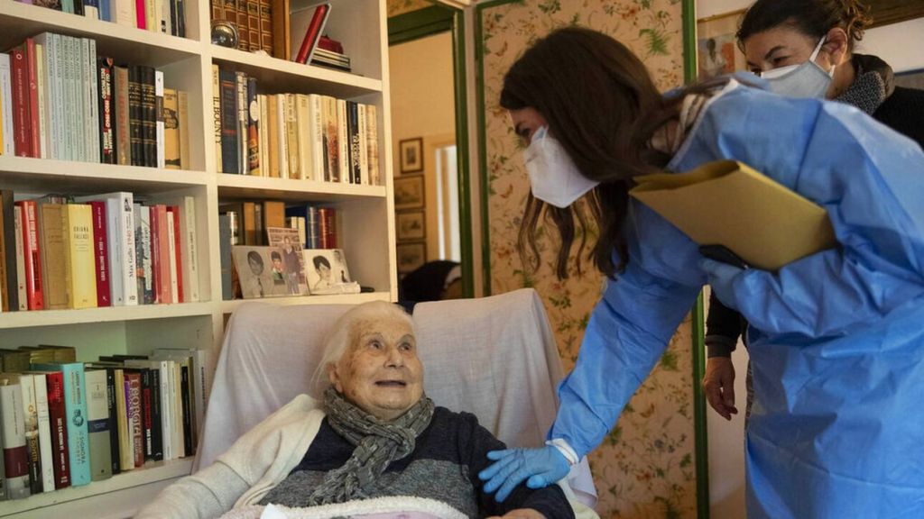 Κοροναϊός: Έρχεται ο δωρεάν κατ’ οίκον εμβολιασμός