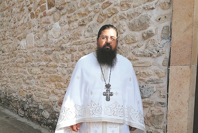 «Ετσι πέθανε η κόρη μου» – Ο ιερέας μιλά για τον τραγικό θάνατό της 14χρονης Γωγώς