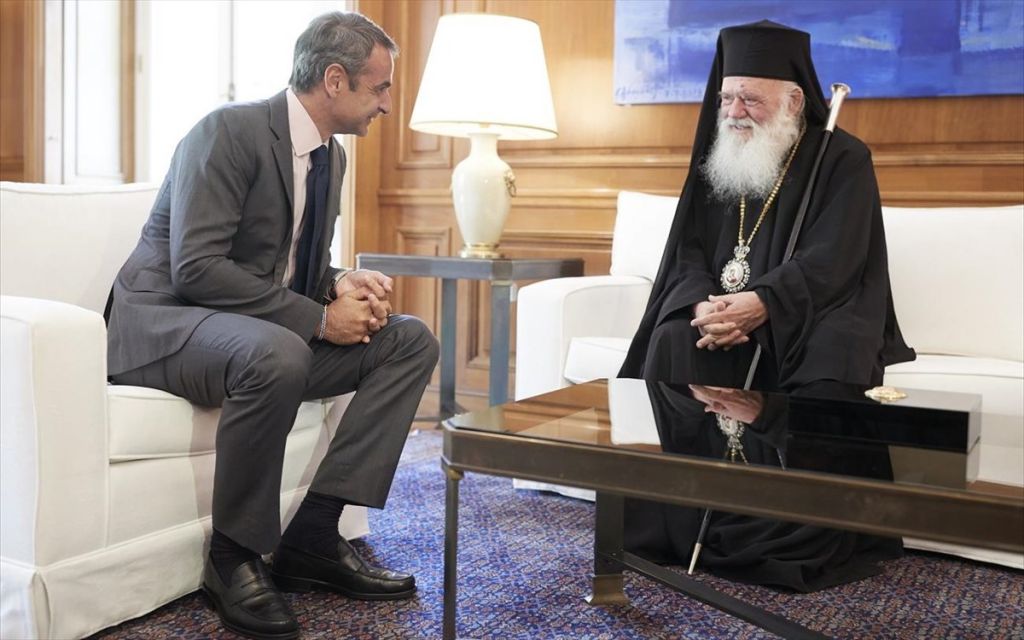 Επικοινωνία Μητσοτάκη – Ιερώνυμου μετά την επίθεση με βιτριόλι