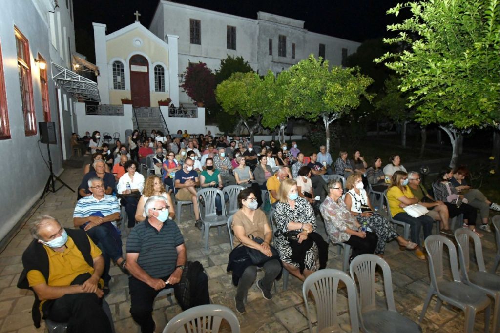 Πάτρα: Άρχισε το μαγικό ταξίδι του ο Κινητός Δημοτικός Κινηματογράφος