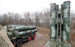 Cumhuriyet: Την εγκατάσταση των S-400 στα Κατεχόμενα προτείνει η Τουρκία