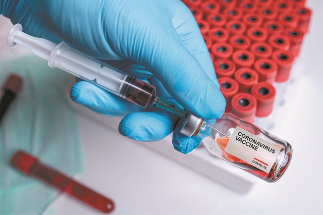 Ινδική μετάλλαξη: «Να εμβολιαστούν άμεσα όλοι όσοι είναι άνω των 55 ετών»