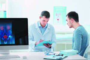 Αίμα στα ούρα: Tι μπορεί να κρύβει, πότε πρέπει να ανησυχούμε