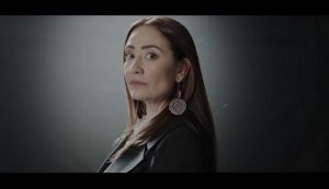 Κία Παπαδοπούλου: Τι λέει η εμπνεύστρια του σποτ για το συνέδριο γονιμότητας