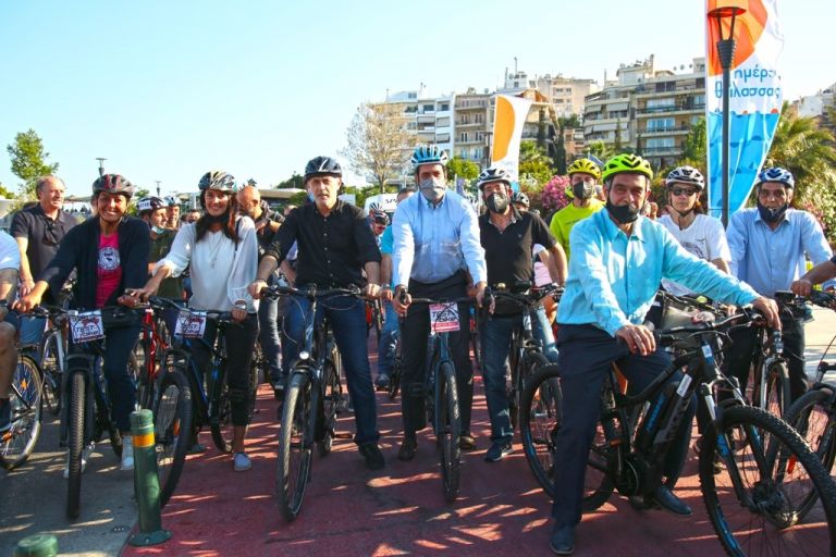 Παγκόσμια Ημέρα Ποδηλάτου: Ποδηλατοβόλτα στον Πειραιά δίπλα στη θάλασσα | tanea.gr