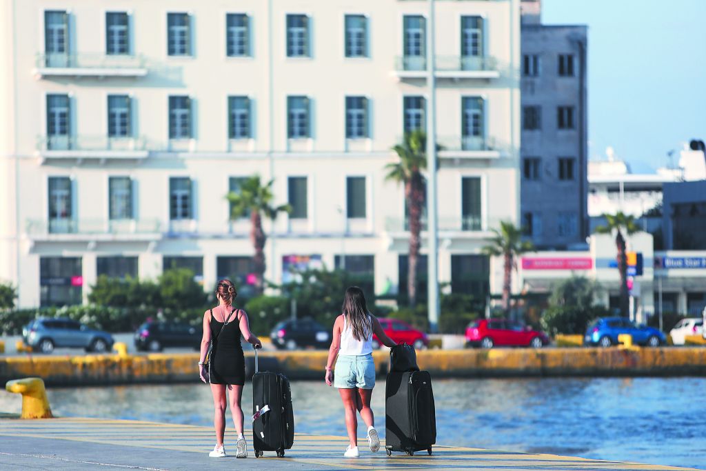 Τα ανοιχτά μέτωπα του ελληνικού τουρισμού