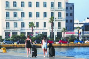 Τα ανοιχτά μέτωπα του ελληνικού τουρισμού