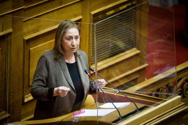 Ξενογιαννακοπούλου: Ο Χατζηδάκης παραπληροφορεί για τις υπερωρίες και τα ρεπό