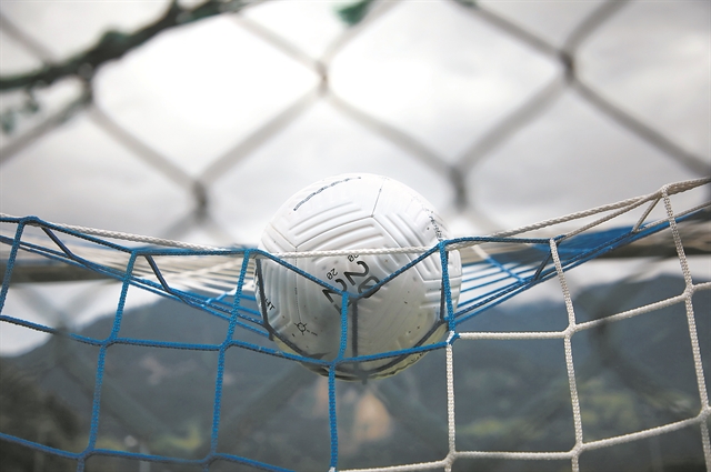 H Ευρώπη παίζει, η Ελλάδα αναβάλλει