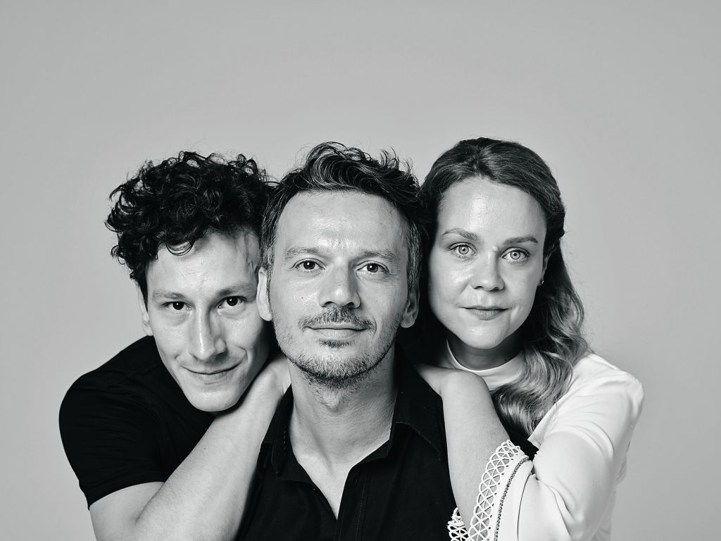 «Οι ήρωες συναντιούνται, όπως οι θεατές»