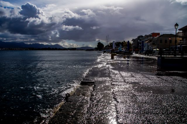 Άστατος ο καιρός και σήμερα – Που θα βρέξει και θα χτυπήσουν καταιγίδες