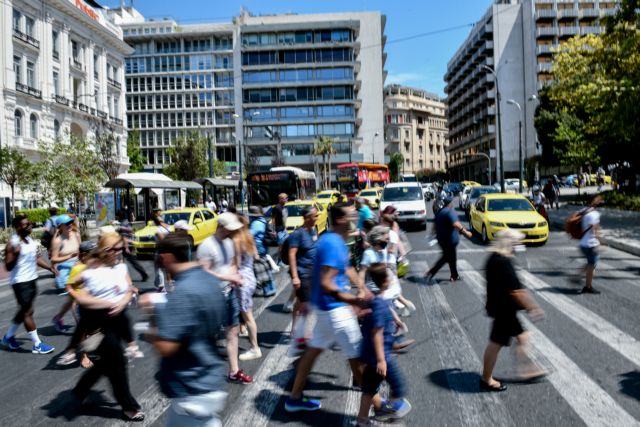Αγώνας δρόμου για να προλάβουν τη διασπορά