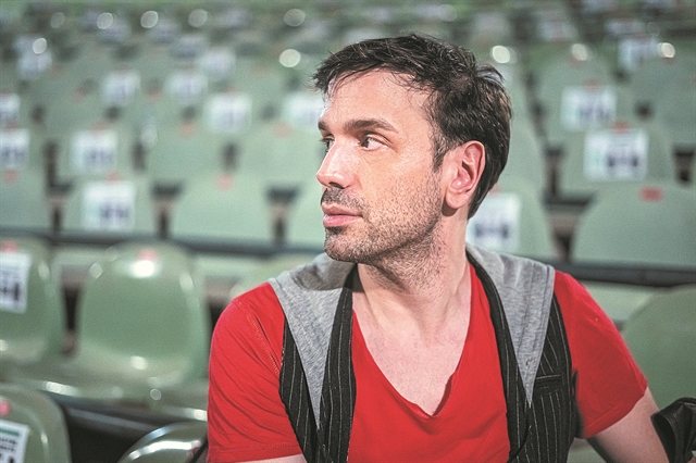 «Ισορροπώ φοβούμενος το κενό, όχι την ίδια την πτώση. Σαν τον σχοινοβάτη»