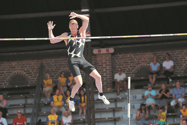 Ο κορωνοϊός έριξε τον πήχη