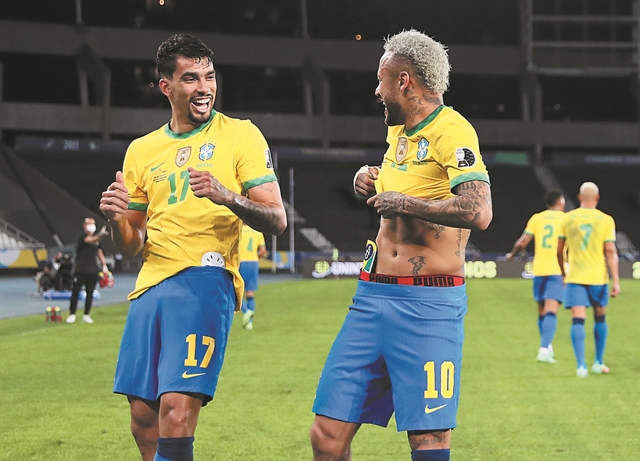 Με ποδοσφαιρικό παρελθόν…