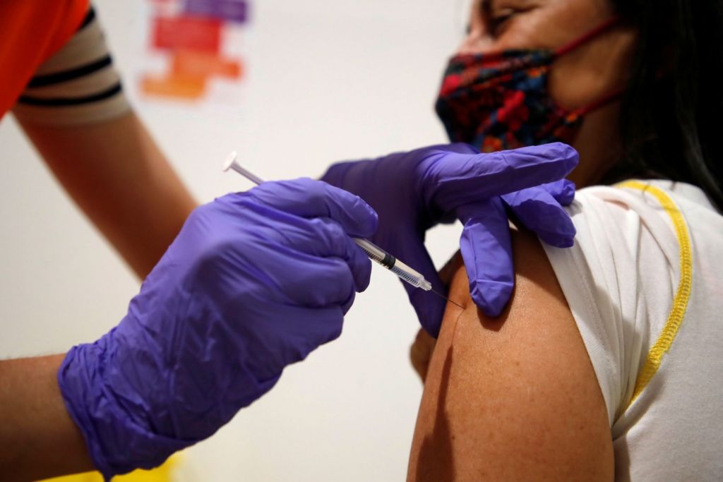 Εμβόλιο: Νέες ενδείξεις ανθεκτικότητας του στελέχους Δέλτα του κοροναϊού