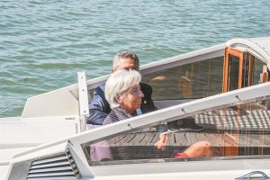 Μήνυμα Λαγκάρντ σε αγορές, νοικοκυριά και επιχειρήσεις