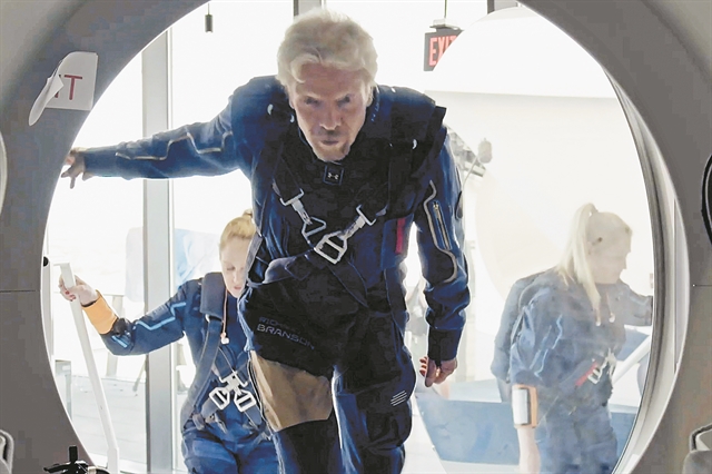 Ο Μπράνσον νικά τον Μπέζος στην κούρσα του Διαστήματος