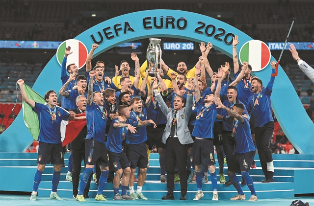 Με Ζλάταν κόντρα στην Ελλάδα