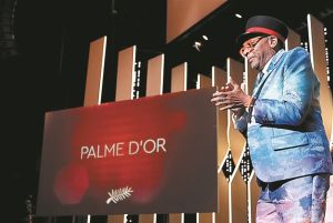 Σπλάτερ στις Κάννες