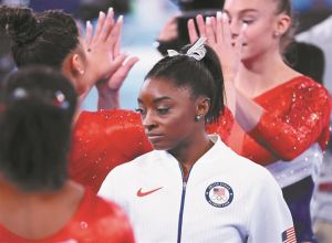 Λύγισε η Μπάιλς, χαμογέλασαν οι Ρωσίδες