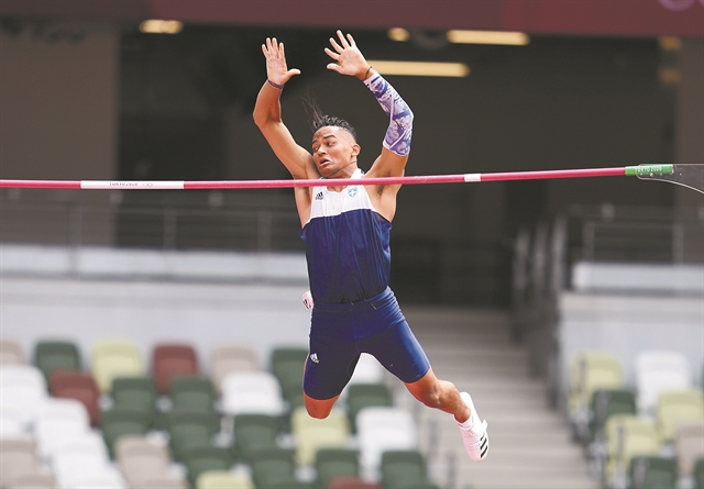 Πτήση στο όνειρο για τον Καραλή